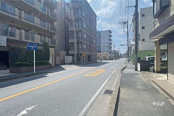 敷地東側の前面道路