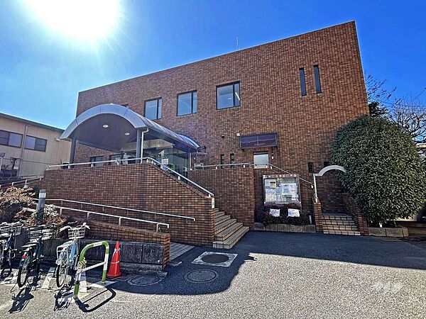 池袋図書館の外観