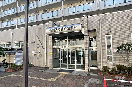 西台図書館の外観