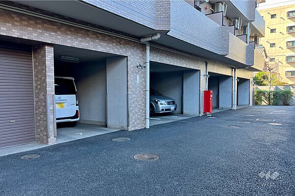 敷地内駐車場（屋内平面式）