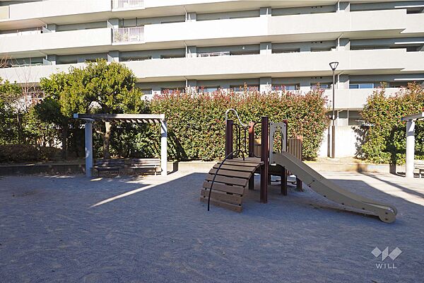 隣接する公園