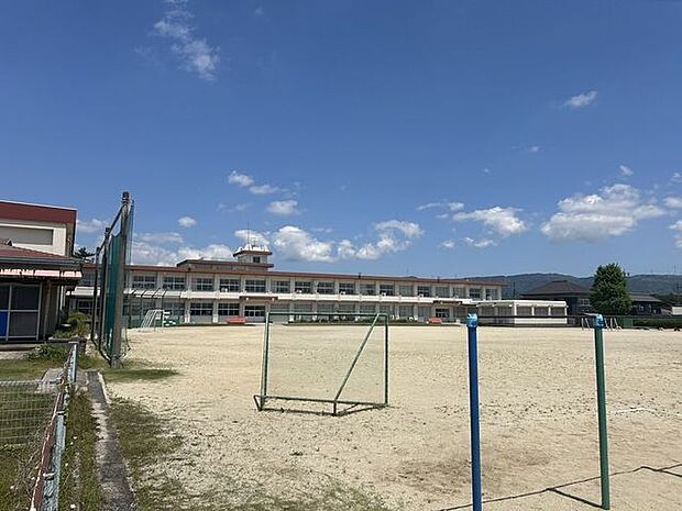いなべ市立 治田小学校 670m