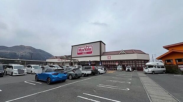 マックスバリュー北勢店 2790m