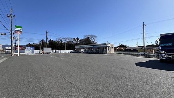 ファミリーマートいなべ大安いしぐれ店 2200m