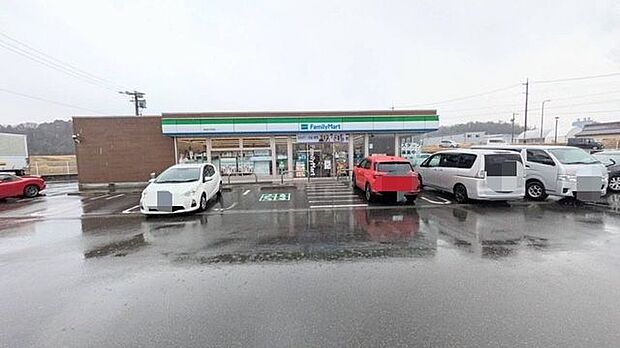 ファミリーマート 東員町笹尾店 1600m
