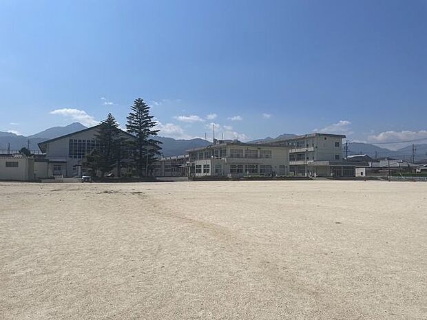 菰野小学校 1110m