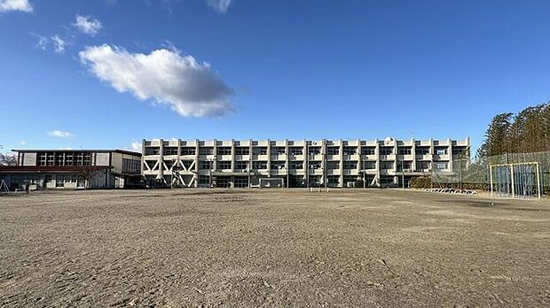 桑名市立桑部小学校 1700m