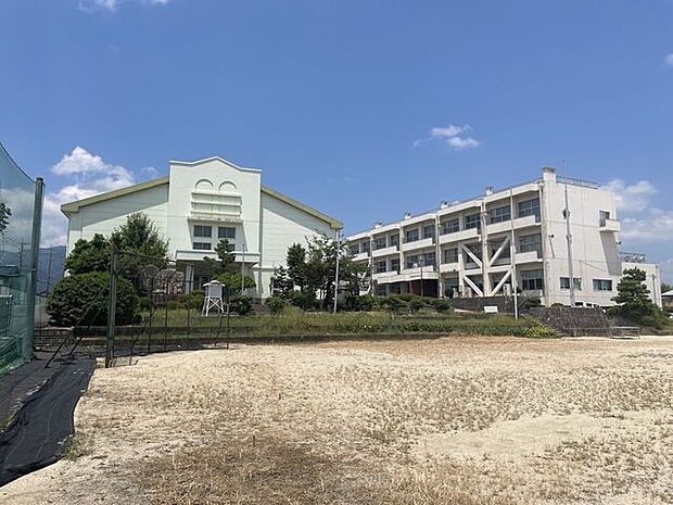 千種小学校 870m