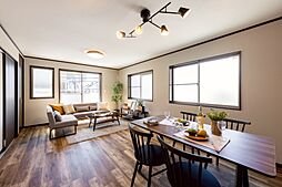 武庫川町中古戸建 4LDKのリビング/ダイニング