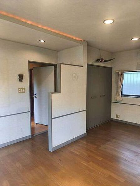 12畳の広い洋室です