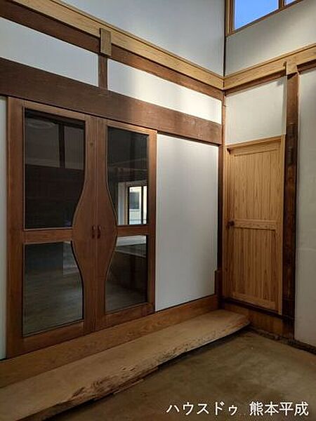 右手のドアがトイレです