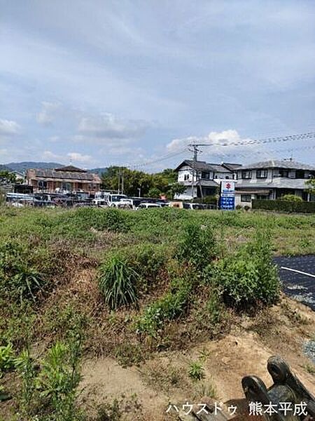 CTS【自動車販売店】様の2つ隣の土地です