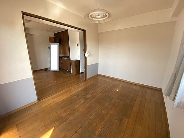 東南の角部屋で、日当り、通風、眺望がとても良いです。福山城もご覧になれます。