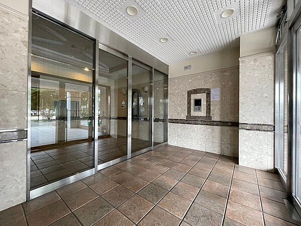 カメラ付きのオートロックでセキュリティ安心！来客時も困りません♪