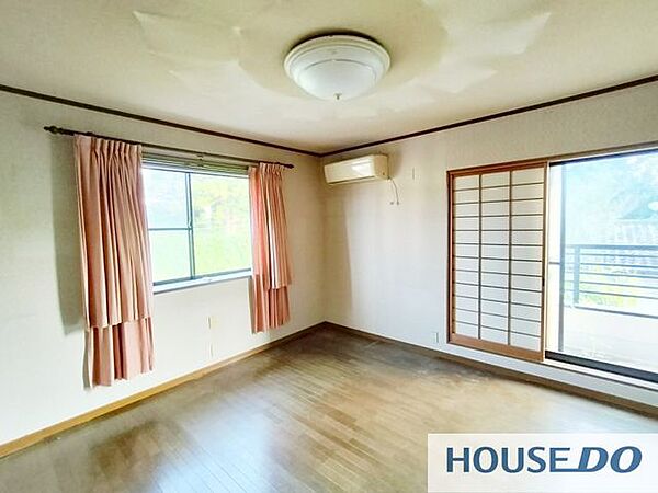 日差しの差し込む明るい部屋は光熱費も節約できます。