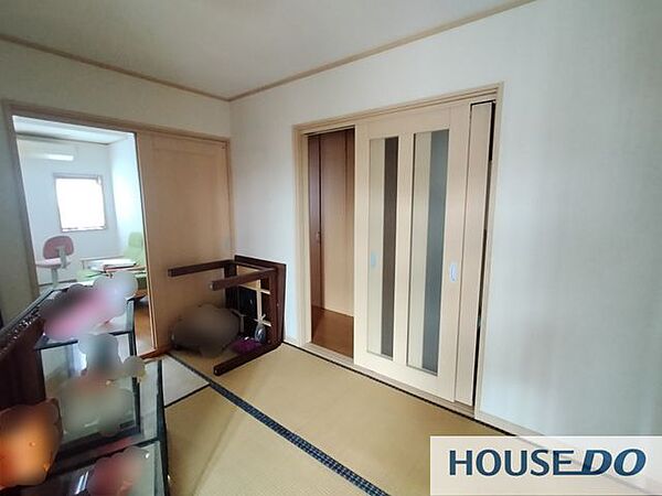 和の趣を感じる和室です。