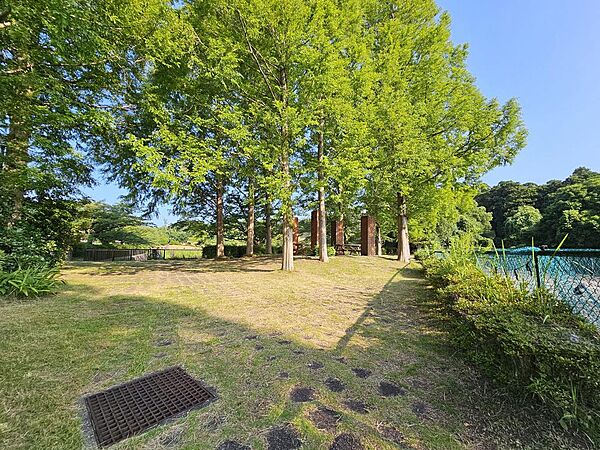 「泉台中央公園」まで約350ｍ
