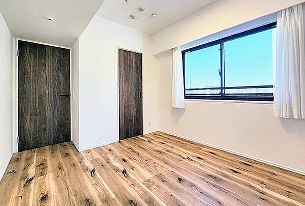 apartment 東京都千代田区一番町13-5
地図を見る