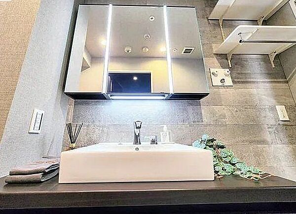apartment 東京都千代田区一番町13-5
地図を見る