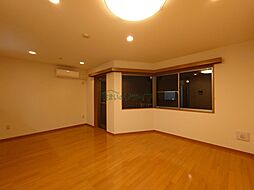 小田急小田原線 下北沢駅 徒歩14分の賃貸マンション 1階1LDKのリビング/ダイニング