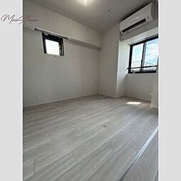 プラウドフラット本郷三丁目 1階2LDKのリビング/ダイニング