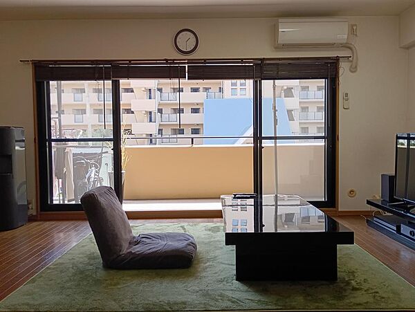 居住時LDK。南に全面ワイドに面しとても明るいです。