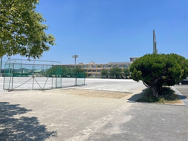 尾張旭市立旭中学校 1600m