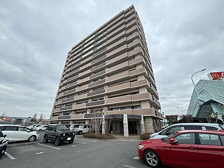13階建ての11階部分!陽当たり風通し良好です☆彡