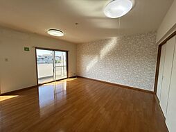 シンセアーマンションピュア小峯 4LDKのリビング/ダイニング