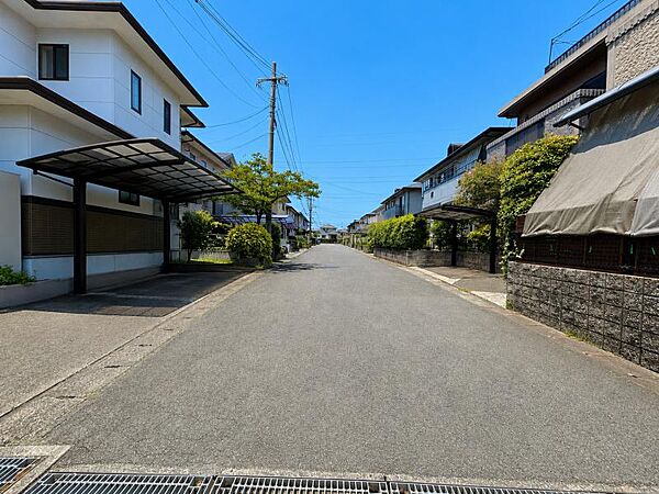 保育園・小学校が近く、子育て世帯にも住み良い住環境です。