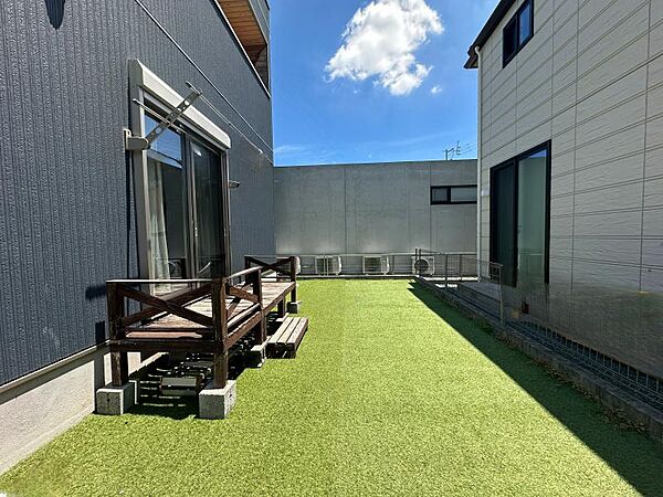 休日お庭ではBBQやプール遊びなど楽しめます◎