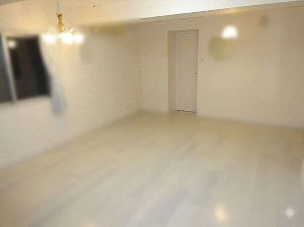 離れのリビングは、母屋と生活空間を分けて使えます。