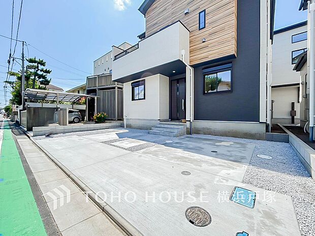 【Car space】快適な駐車スペース。スムーズな利用を実現、毎日の移動をサポートします。