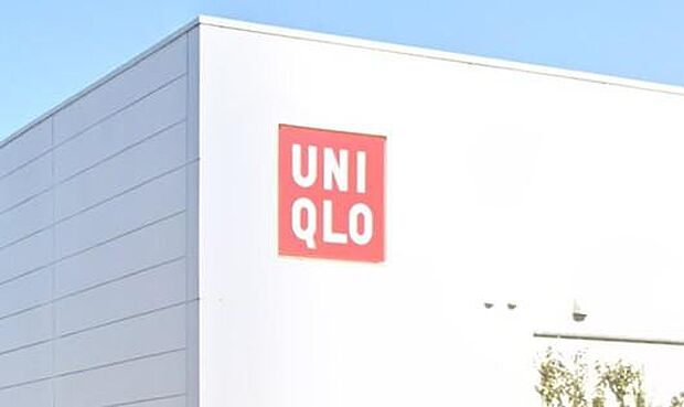 日常にフィットするベーシック&トレンドが揃う人気ショップ。広々とした店内で、着心地のよいアイテムをゆったりと選べる快適な空間です。