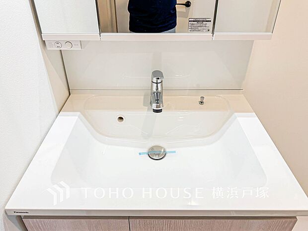 清潔感のあるプライベート空間は、身だしなみチェックや肌のお手入れに最適です。