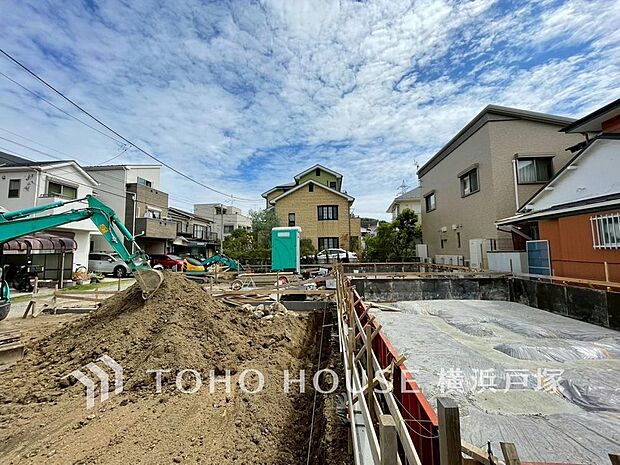 単に見た目や質感の良さだけではなく、建物の基礎や構造といった、目には見えにくい部分にもこだわります。住まいの本質の部分から、住み心地や安全性を見つめ直しました。(2025年9月撮影)