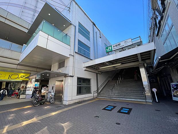 JR東海道線・根岸線・横須賀線・湘南新宿ライン・湘南モノレールが利用できるビッグターミナル。