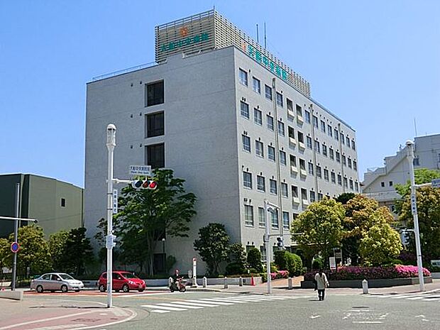 内科・外科・皮膚科をはじめ、多数の診療科を持つ総合病院。人間ドックや健康診断なども行われています。