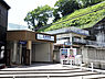 周辺：急行停車駅。上大岡駅までは1駅約2分。横浜駅へは急行乗車で約16分。弘明寺商店街も近くにあります。