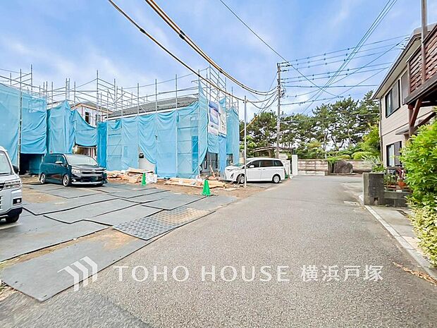 「Frontal road」家の良し悪しだけでなく周辺環境も重要なポイント。それは月日が経つ事で「近くにあるもの」から「家の財産」へとイメージが変わってくる事を身体が理解しているからだと思います。