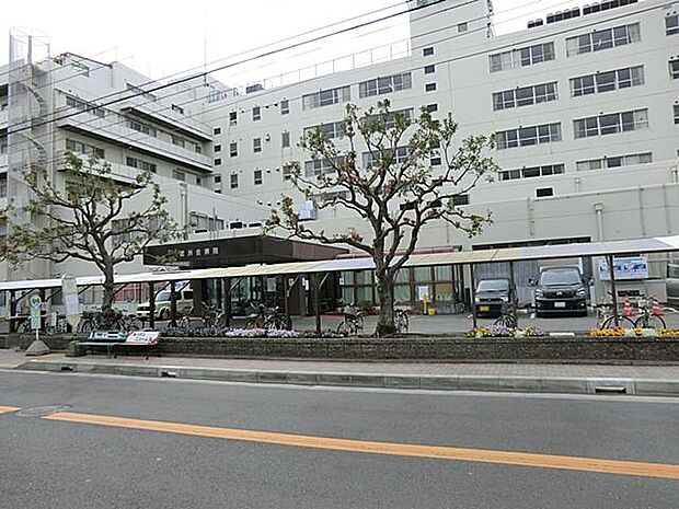 24時間365日救急患者を受け入れており、茅ヶ崎市だけでなく湘南地域全体の医療に貢献しています。