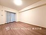 子供部屋：【Room】大きな窓からたっぷりと陽光が注がれる明るい空間。家族の成長に対応できる永住仕様の間取り。時を忘れて過ごす場所として過ごせるお部屋。