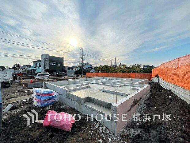 【Appearance】爽やかな青空の下に贅沢なほどに降り注ぐ陽光、豊かな居住性と、クオリティが見事に調和した住空間は、住まうことの喜びを感じさせてくれます。