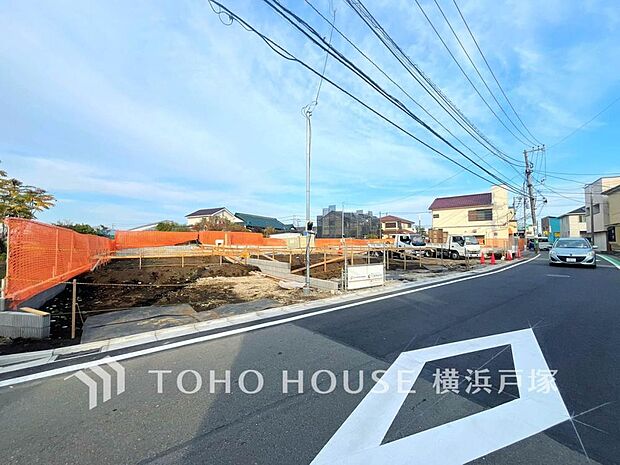 【Frontal road】家の良し悪しだけでなく周辺環境も重要なポイント。それは月日が経つ事で「近くにあるもの」から「家の財産」へとイメージが変わってくる事を身体が理解しているからだと思います。