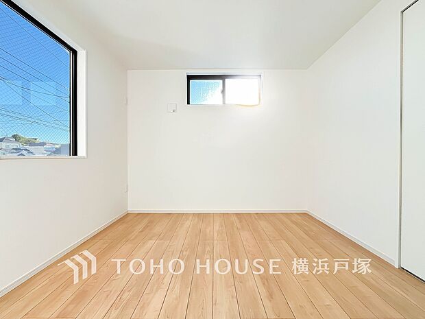 【Room】家族一人ひとりの大切なプライベート空間。趣味・感性で個性的に飾って頂けるようシンプルに仕上げてあります。自分時間を充実させながら心豊かなひとときを過ごすための大切な空間。