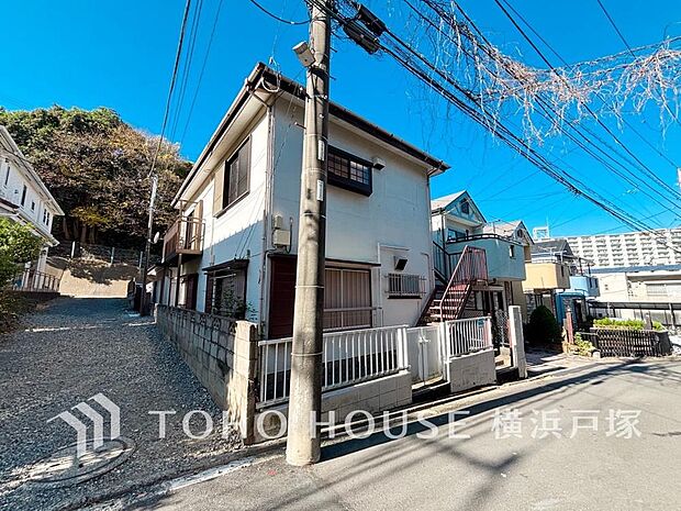 「Appearance」その邸が魅せる、気品・上質・重厚感・細やかさ、そのすべては訪れた者に安らぎと品性を与える特別な空間です。ここに住むからこそ意味がある。(2025年12月撮影、古家解体前)