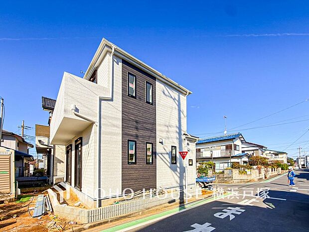 忙しく過ぎゆく日常を置き去るほど、ゆったりした時間が流れる住環境。『快適』は「家」と「街」と「環境」が調和した時に訪れるだと改めて感じさせてくれます。(2025年12月撮影)