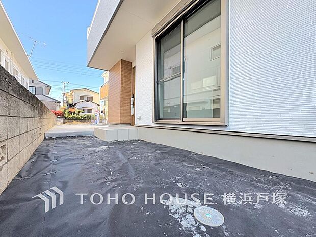 【Garden】お子様がお庭で遊べるのはもちろん、家庭菜園やたくさんの友人を招いてBBQ、楽しみ方がたくさん。