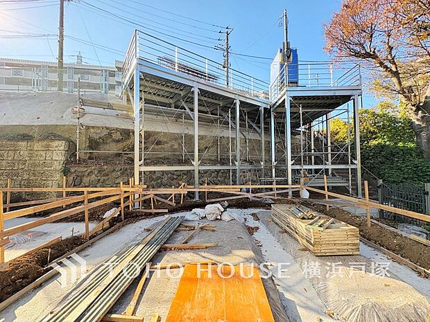 【Appearance】デザインされた空間と競い合うかのような充実した建物設備も家族の時間を彩ってくれることでしょう。(現況外観写真)