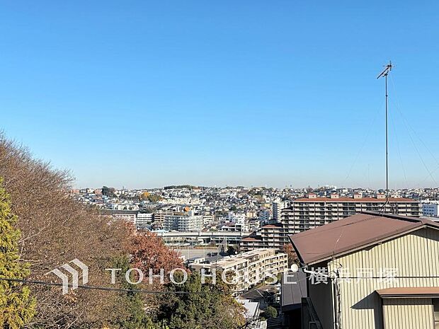 【View】この開放感ある眺望と共に閑静な住宅街の季節感を演出する四季折々の変化を楽しめる心地よい場所となることでしょう。